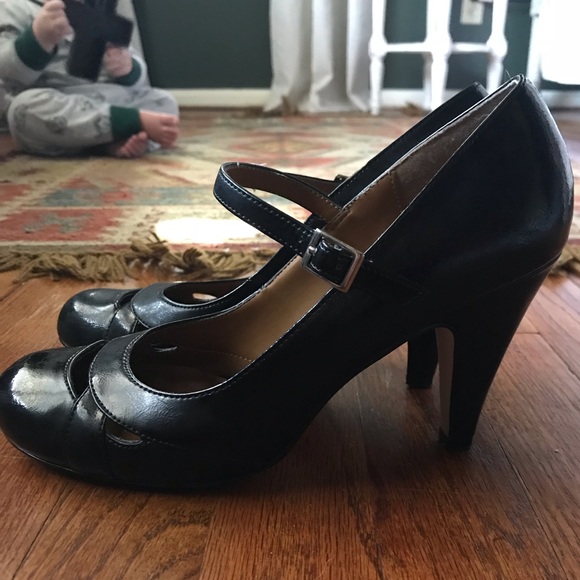 Black Mia Maryjanes - Picture 2 of 4